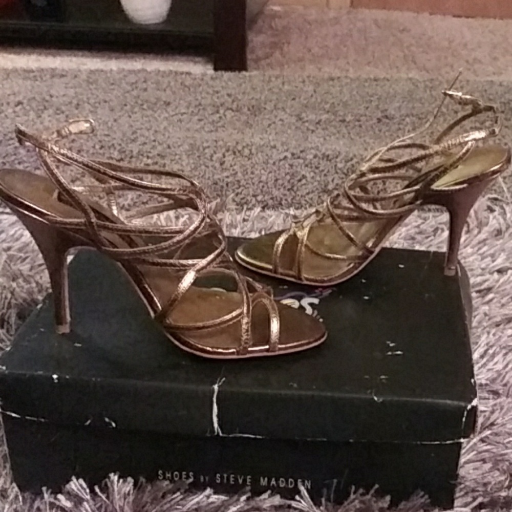 Shoe